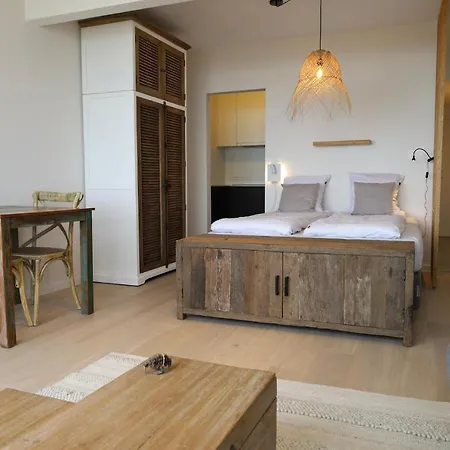 Met Zeezicht Appartement *